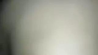 لطخت الفازلين على مؤخرة الزوجة قبل ممارسة الجنس الشرجي