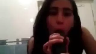 الشرموطه بتفرج حبيبها وتقوله الخياره دى حساها زبرك نيكنى اوى بقا