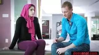 المراهق العربي في الحجاب يفضل اللعنة الشرجية للحفاظ على البكارة