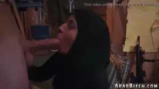 مدرسة عربية فتاة الأنابيب أحلام!
