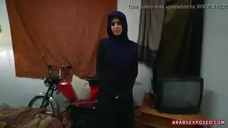 التقطت الفتاة العربية في الشارع