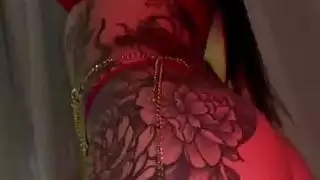 وضع ديك رومي عيد الميلاد في زوجة صديقي المثيرة