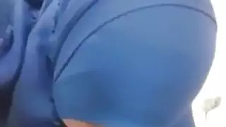 محجبة جزائرية تمص الزب وتضحك