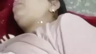 نيك مصرية واللعب في بزازها الملبن