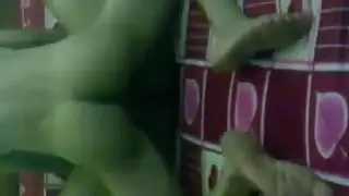 الواد العرص واخد اللبوه مراته على الارض ونازل هبد وهيا تتمحن وتتشرمط اوى