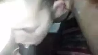 فتاة بيضاء في تخزين الكلبات كس الحصول على مارس الجنس.
