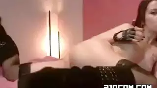 فاتنة صغيرة صغيرة من العادة السرية