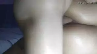 انيك القحبة من طيزها وهي مولعة