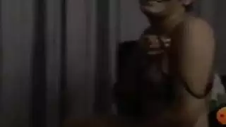 أرنب تركي يظهر ثدييه على المنظار