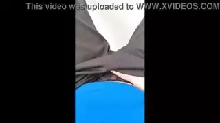 هزات الجماع سيدة جميلة من خلال سراويلها الداخلية آه