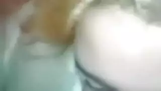 الفتاة القحبة تمص زب حبيب