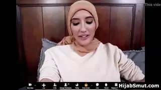 عذراء عربية تحافظ على حاجبها أثناء ممارسة الجنس مع رجل مسيحي