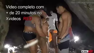 Raluca xxx يستخدمه رجلان موهوبان