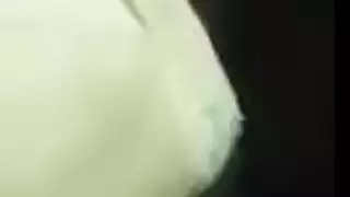 حسرى النياكه وصلت الاتوبيس الواد عمال يدقر فى اليت ولا هامه حاجه