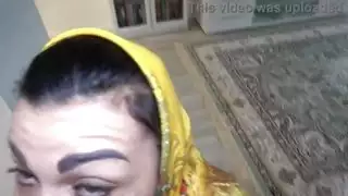 مارس الجنس ربيب قرنية مؤخرته الكبيرة العربية في الحجاب