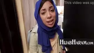 يمر مراهق الحجاب الساذج بسرعة مع الأطباء التغذية الخاصة