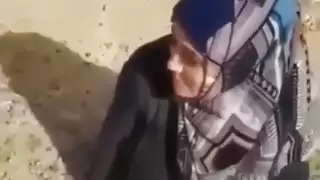 التبول على زوجة محجبة خائنة