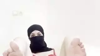 النقاب فتاة عربية الحجاب يستمني، اللعب كس، فرك البظر، المثيرة الخيال مسلم منفرد