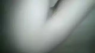 مغربية ممحونة فيها الزملة تعرض طبونها
