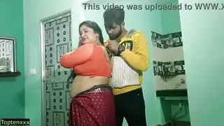 زوجة الديوث الجميلة اشتعلت سخيف على السرير! الجنس الواقع