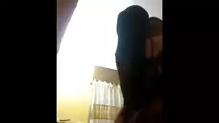 خطيبته المتناكه اوى طلعت شرموطه حلف يفشخها الاول وبعدها يصورها ويفضحها