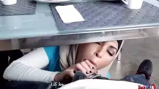 مايا خليفة ووالدتها وصديقتها بنيام في فيلم مترجم