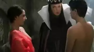بياض الثلج بالعربي
