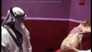 يتم استكشاف جسدي الفاسق الشاب تمامًا المهبل ، فتحة الشرج ، الفم ، الحمار والثدي قبل قبول نادي الجنس العربي