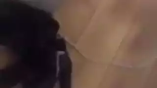 فتاة تسقط سراويلها الداخلية لحبيبها التركي