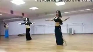 راقصة عربية ساخنة