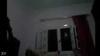 مثير عربي يتحدث ومذابح مع الصبي السعودي الديك الكبير