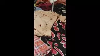 فتيات مثيرات يتضاجعن في غرفة القياس
