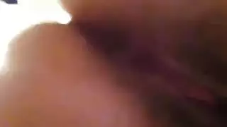 ابنة عمي في المدرسة الثانوية التركية تقوم بتصوير تعليقاتها بنفسها