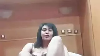 لطيف عربي مع الثدي الطبيعية الكبيرة مدمن على مهبلها