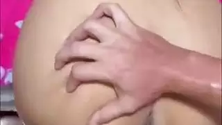 سكس عربى فاجر شرموطة المطرية بتنشر بالكلوت فى البلكونة و جارها نزل فشخ كسمها نيك جسم بلدى ملبن